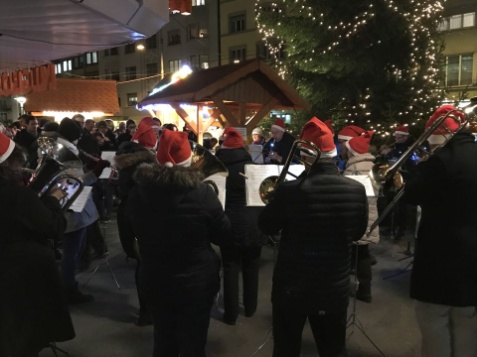 Weihnachtliche Klänge an der Schmiede Wiedikon