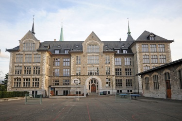 Schulhaus Bühl: Hier werden im Winterhalbjahr freiwillige Lesestunden für Kinder angeboten 