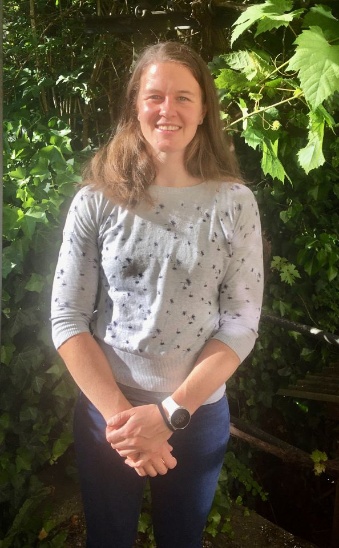 «Ich bin sehr ungeduldig mit mir»: Pascale in einem Wiediker Garten