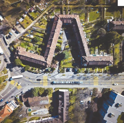 Wohnsiedlung im Laubegg aus der Vogelschau. Einmündung Giesshübelstrasse (von links) in Uetlibergstrasse (unten) Wohnsiedlung im Laubegg aus der Vogelschau. Einmündung Giesshübelstrasse (von links) in Uetlibergstrasse (unten)