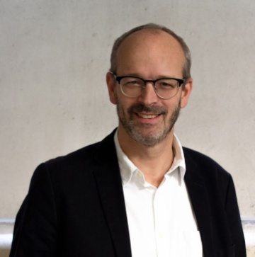 Kümmert sich wie viele andere Mitarbeiter der Stadtverwaltung um Bürgeranliegen: Rupert Wimmer, Leiter Verkehr + Stadtraum Kümmert sich wie viele andere Mitarbeiter der Stadtverwaltung um Bürgeranliegen: Rupert Wimmer, Leiter Verkehr + Stadtraum