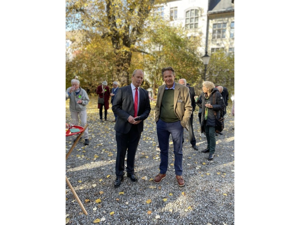 Kirchenkreiskommissionspräsident Andreas Michel (rechts) mit Pfarrer Thomas Fischer
