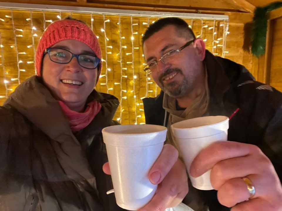 Esther Pfister vom Vorstand und Ausschankwirt Mehmet Mehmeti 
