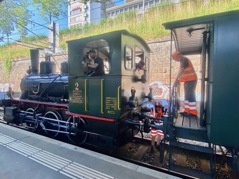 Er wird gezogen von der Dampflok «Hansli» (Jahrgang 1893)