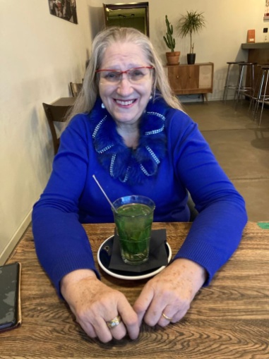 Verena Stettler im Café Plüsch