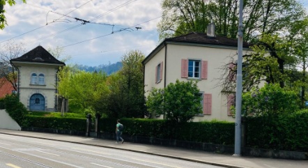 Pumpenhaus (links) und Wärterhaus an der Uetlibergstrasse 208/210