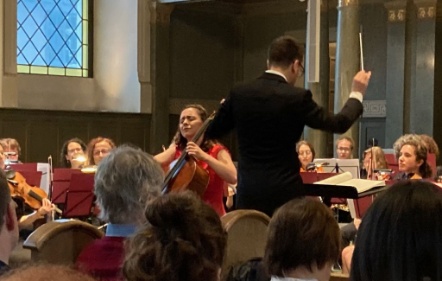 Solistin Chiara Enderle Samatanga am Festkonzert im Neumünster