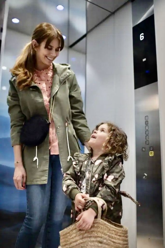 Freude über den neuen Lift