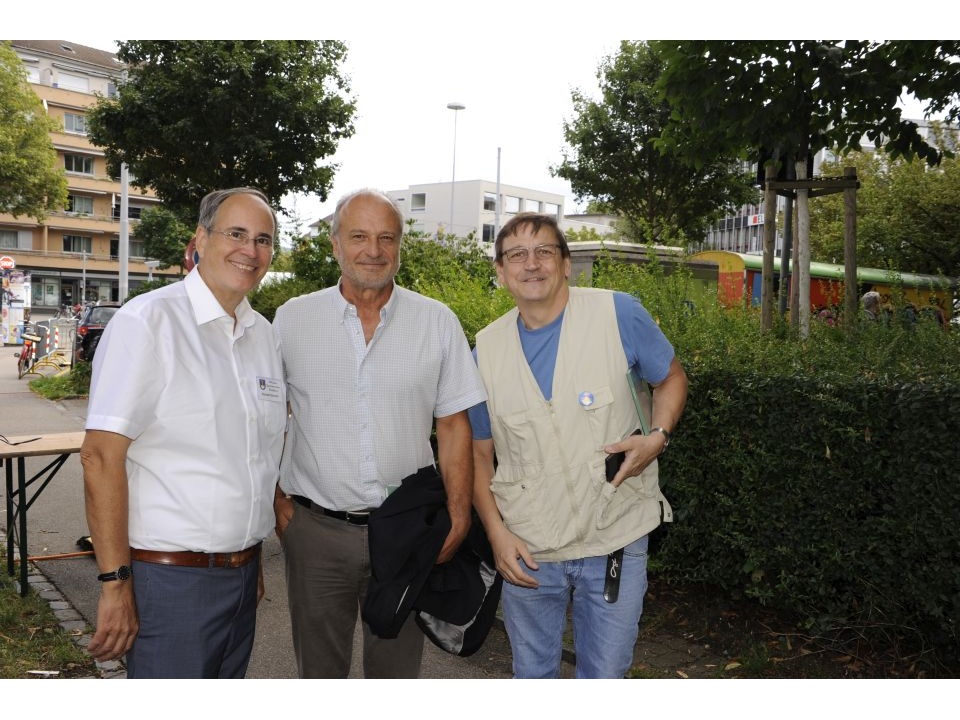 Stadtrat Filippo Leutenegger mit Festkomitee-Präsident Ronald Schmid (l) und VBZ-Chauffeur