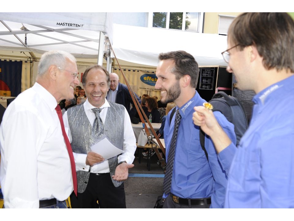 Urs Rauber im Gespräch mit Dirigent Werner Kubli und Brass Band Bläsern
