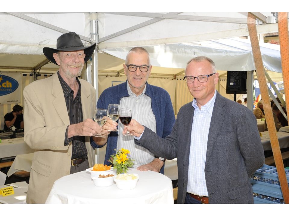 Schräge Vögel-Chef Niggi Schwald mit den beiden Bankern Martin Spycher (Raiffeisen) und Stephan Müller (ZKB, rechts)