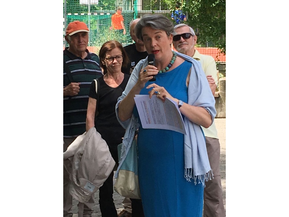 Barbara Hutzl-Ronge wusste das Publikum mit packenden Schilderungen zu fesseln